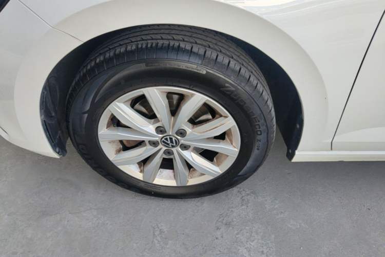 Used Volkswagen Polo 2021 Plus 1.5L Automatic Colorful Tech Edition Left Front Wheel Hub