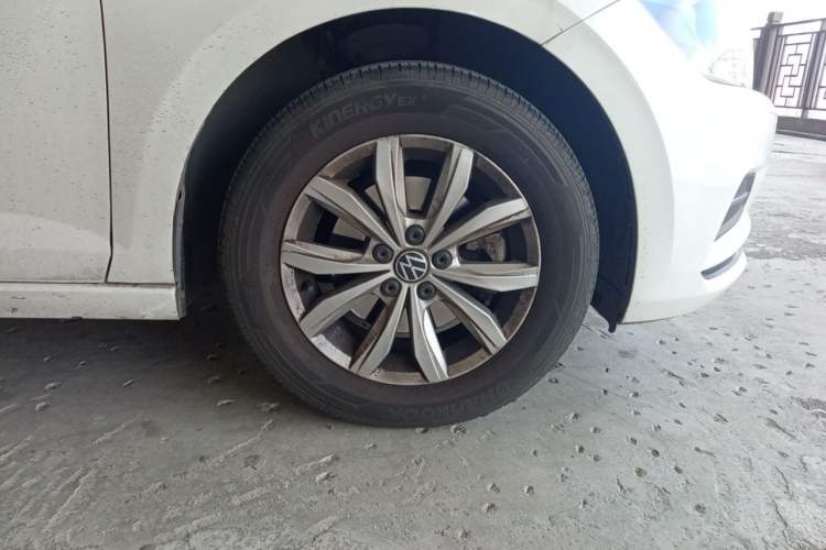 Used Volkswagen Polo 2021 Plus 1.5L Automatic Colorful Tech Edition Right Front Wheel Hub