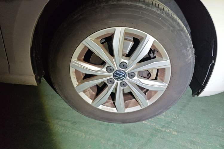 Used Volkswagen Polo 2021 Plus 1.5L Automatic Colorful Tech Edition Right Front Wheel Hub