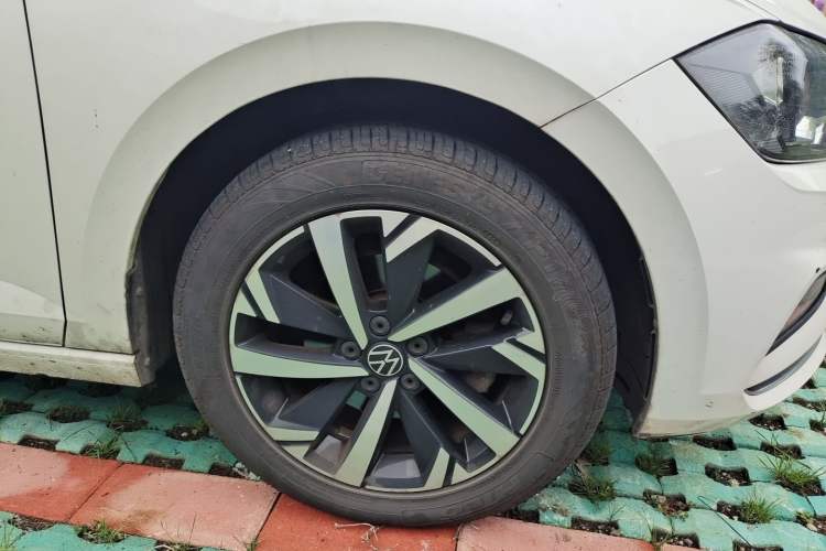 Used Volkswagen Polo 2021 Plus 1.5L Automatic Trendy Smart Luxury Edition Right Front Wheel Hub