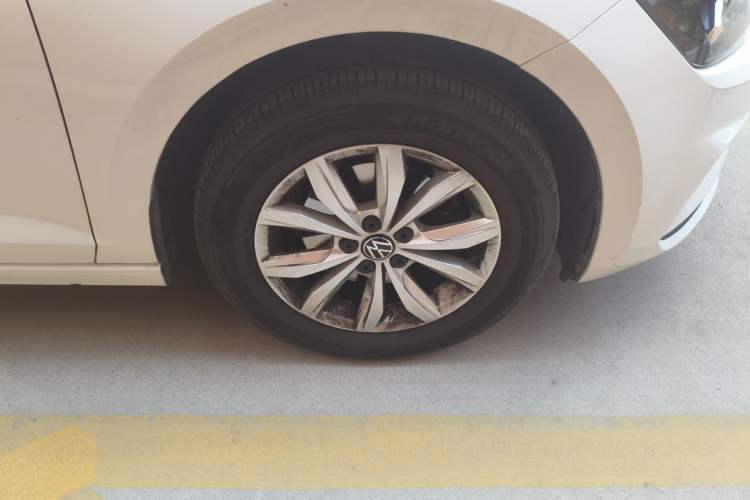 Used Volkswagen Polo 2021 Plus 1.5L Automatic Colorful Tech Edition Right Front Wheel Hub