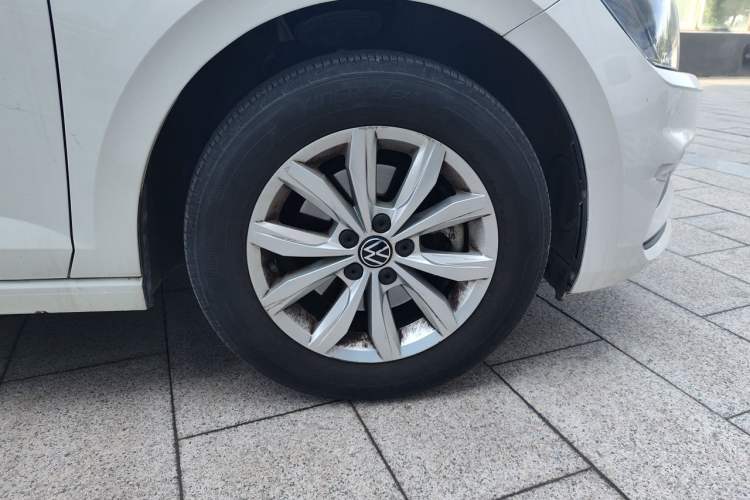 Used Volkswagen Polo 2021 Plus 1.5L Automatic Colorful Tech Edition Right Front Wheel Hub
