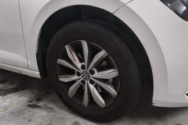 Used Volkswagen Polo 2021 Plus 1.5L Automatic Colorful Tech Edition Right Front Wheel Hub