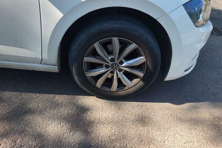 Used Volkswagen Polo 2021 Plus 1.5L Automatic Colorful Tech Edition Right Front Wheel Hub