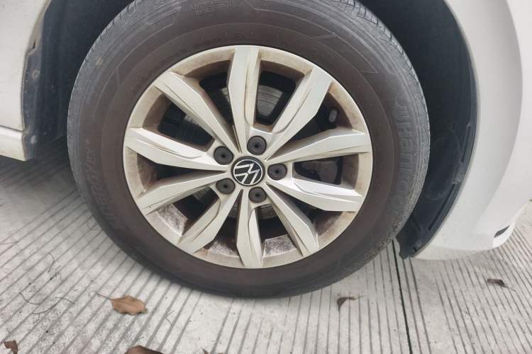 Used Volkswagen Polo 2021 Plus 1.5L Automatic Colorful Tech Edition Right Front Wheel Hub