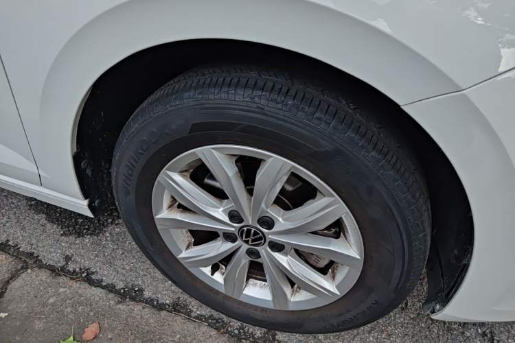 Used Volkswagen Polo 2021 Plus 1.5L Automatic Colorful Tech Edition Right Front Wheel Hub