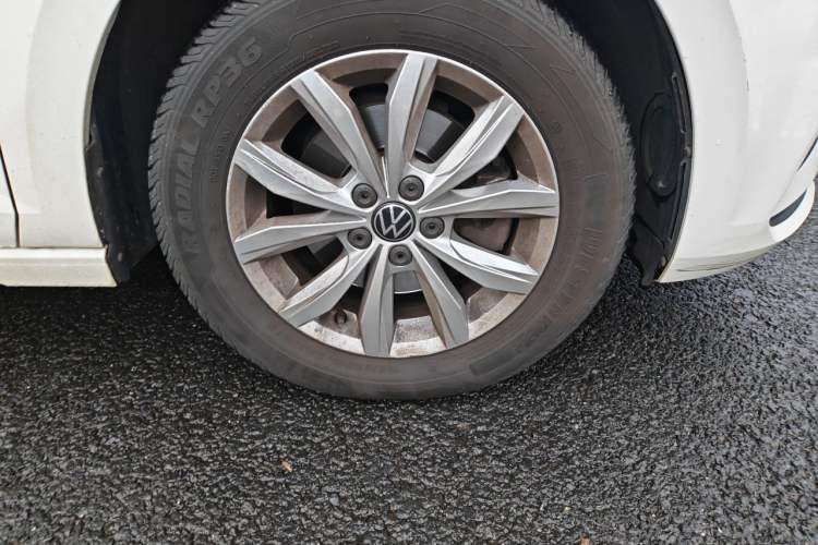 Used Volkswagen Polo 2021 Plus 1.5L Automatic Colorful Tech Edition Right Front Wheel Hub