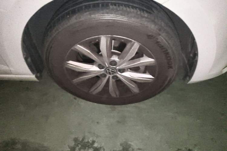 Used Volkswagen Polo 2021 Plus 1.5L Automatic Colorful Tech Edition Right Front Wheel Hub