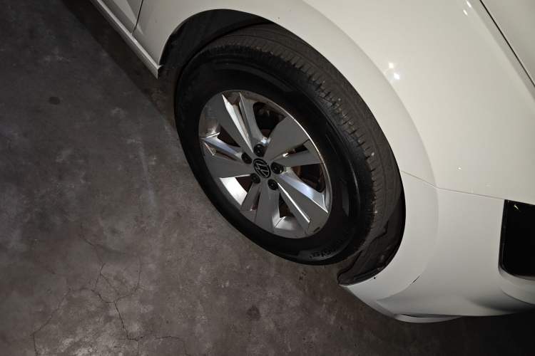 Used Volkswagen Polo 2021 Plus 1.5L Automatic Panoramic Enjoyment Edition Right Front Wheel Hub