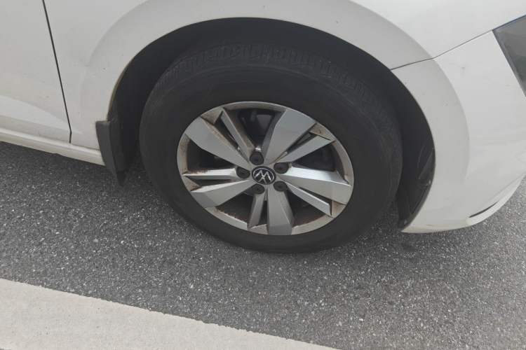 Used Volkswagen Polo 2021 Plus 1.5L Automatic Panoramic Enjoyment Edition Right Front Wheel Hub