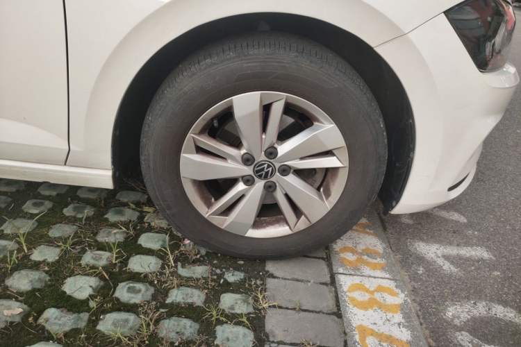 Used Volkswagen Polo 2021 Plus 1.5L Automatic Panoramic Enjoyment Edition Right Front Wheel Hub