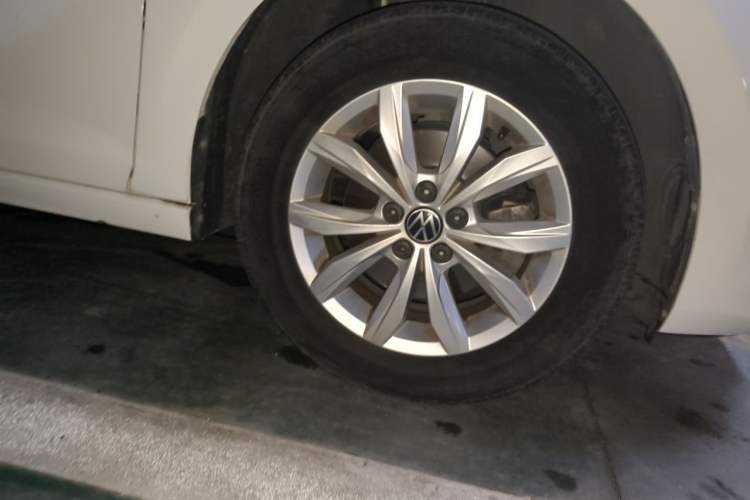 Used Volkswagen Polo 2021 Plus 1.5L Automatic Colorful Tech Edition Right Front Wheel Hub