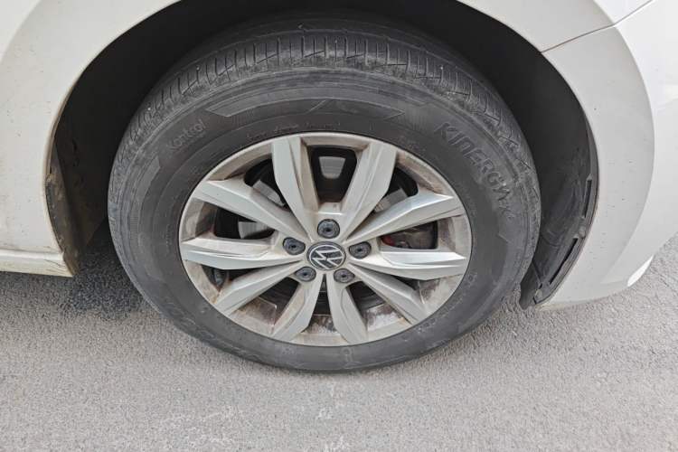 Used Volkswagen Polo 2021 Plus 1.5L Automatic Colorful Tech Edition Right Front Wheel Hub