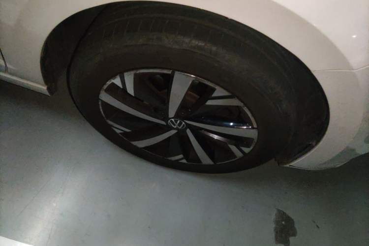 Used Volkswagen Polo 2021 Plus 1.5L Automatic Trendy Smart Luxury Edition Right Front Wheel Hub