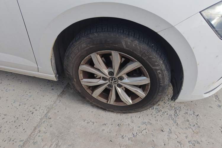 Used Volkswagen Polo 2021 Plus 1.5L Automatic Colorful Tech Edition Right Front Wheel Hub