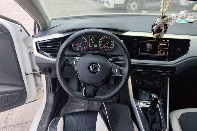 Used Volkswagen Polo 2021 Plus 1.5L Automatic Colorful Tech Edition Steering Wheel