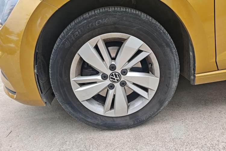 Used Volkswagen Polo 2021 Plus 1.5L Automatic Panoramic Enjoyment Edition Left Front Wheel Hub