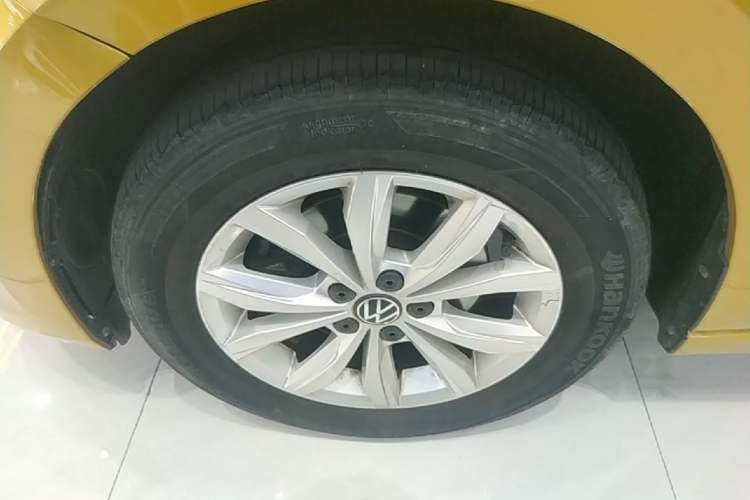 Used Volkswagen Polo 2021 Plus 1.5L Automatic Colorful Tech Edition Left Front Wheel Hub