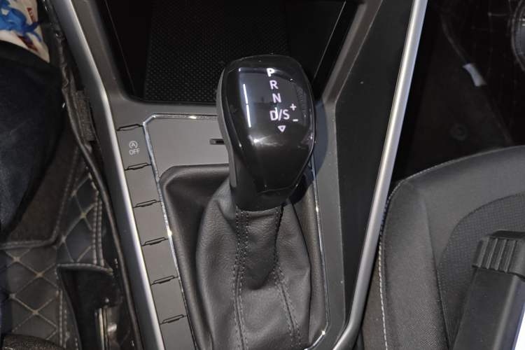 Used Volkswagen Polo 2022 Plus 1.5L Automatic Enjoy Life Edition Gear Lever