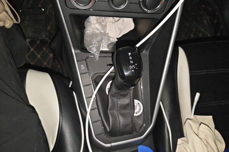 Used Volkswagen Polo 2023 Plus 1.5L Automatic Enjoy-the-Moment Edition Gear Lever