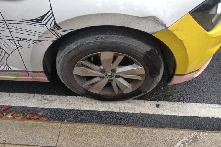 Used Volkswagen Polo 2023 Revised Plus 1.5L Automatic – Enjoy Life Edition Right Front Wheel Hub