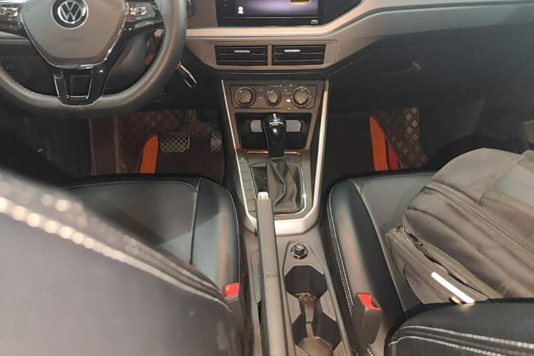 Used Volkswagen Polo 2023 Revised Plus 1.5L Automatic – Enjoy Life Edition Gear Lever