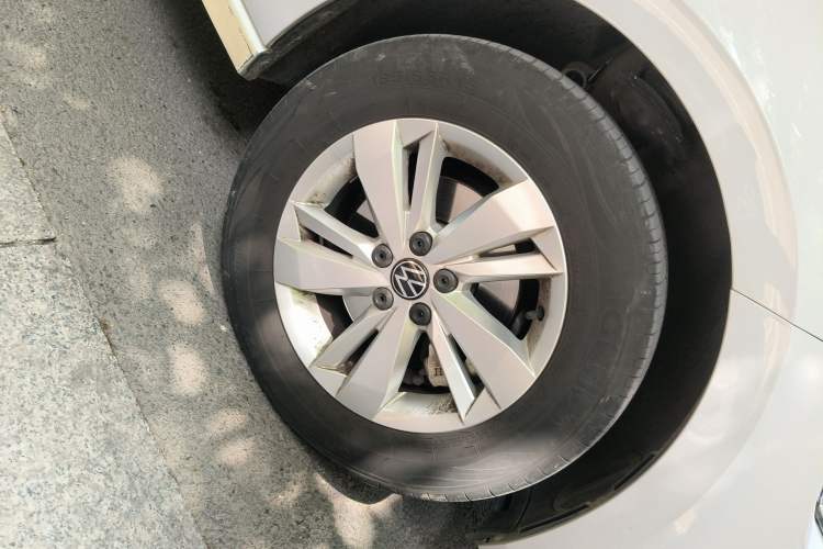 Used Volkswagen Polo 2023 Revised Plus 1.5L Automatic – Enjoy Life Edition Right Front Wheel Hub