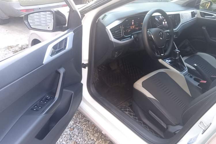 Used Volkswagen Polo 2023 Facelift Plus 1.5L Automatic Trendy & Tech-Savvy Luxury Edition Driver Seat