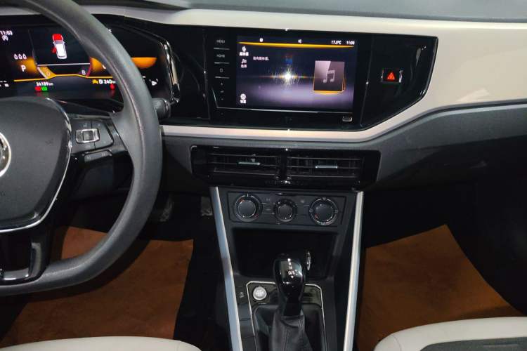 Used Volkswagen Polo 2023 Plus 1.5L Automatic Colorful Tech Edition Audio And AC Panel