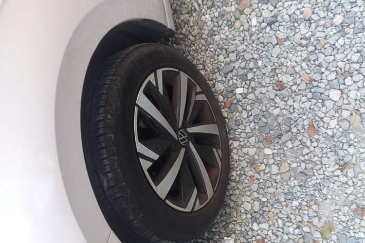 Used Volkswagen Polo 2023 Facelift Plus 1.5L Automatic Trendy & Tech-Savvy Luxury Edition Left Front Wheel Hub