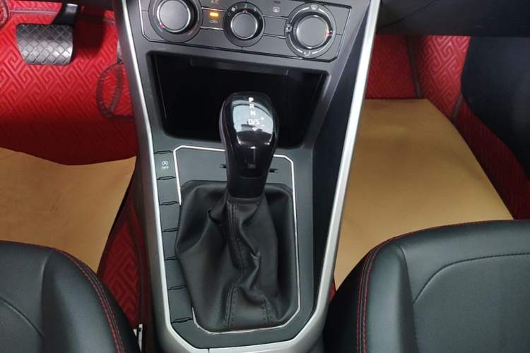 Used Volkswagen Polo 2023 Revised Plus 1.5L Automatic – Enjoy Life Edition Gear Lever