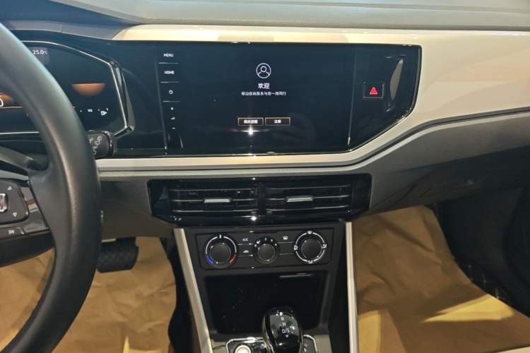 Used Volkswagen Polo 2023 Facelift Plus 1.5L Automatic Trendy & Tech-Savvy Luxury Edition Audio And AC Panel