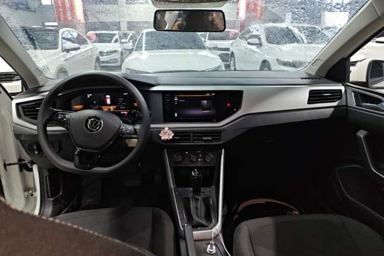 Used Volkswagen Polo 2023 Plus 1.5L Automatic Panoramic Enjoyment Edition Center Console