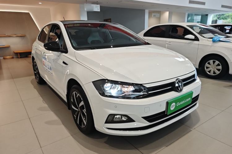 Used Volkswagen Polo 2023 Facelift Plus 1.5L Automatic Trendy & Tech-Savvy Luxury Edition Front Right 45 Deg