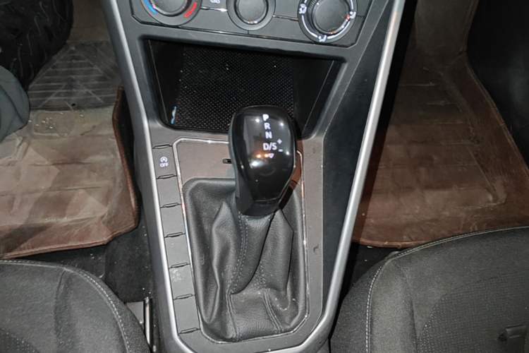 Used Volkswagen Polo 2023 Revised Plus 1.5L Automatic – Enjoy Life Edition Gear Lever