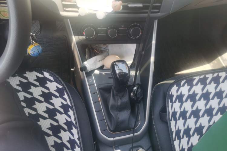 Used Volkswagen Polo 2023 Plus 1.5L Automatic Enjoy-the-Moment Edition Gear Lever