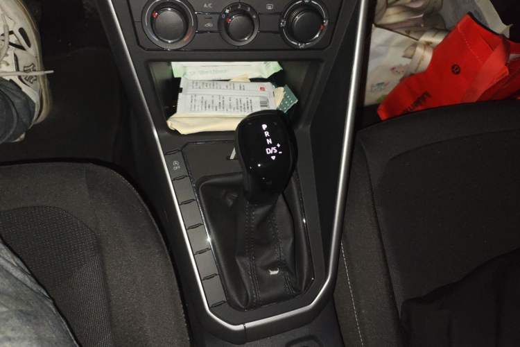 Used Volkswagen Polo 2023 Plus 1.5L Automatic Enjoy-the-Moment Edition Gear Lever
