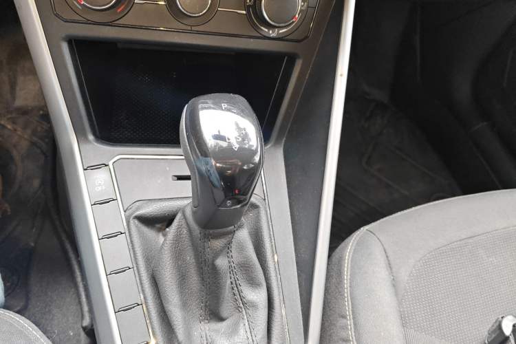 Used Volkswagen Polo 2023 Revised Plus 1.5L Automatic – Enjoy Life Edition Gear Lever
