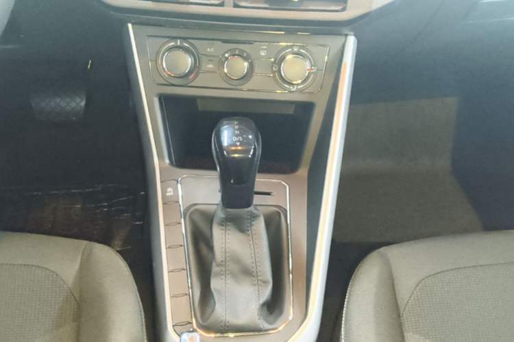Used Volkswagen Polo 2023 Revised Plus 1.5L Automatic – Enjoy Life Edition Gear Lever