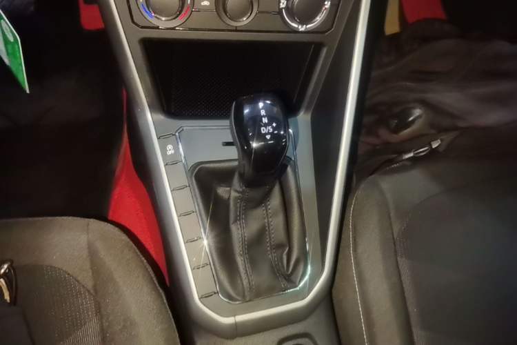 Used Volkswagen Polo 2023 Revised Plus 1.5L Automatic Panoramic Enjoyment Edition Gear Lever