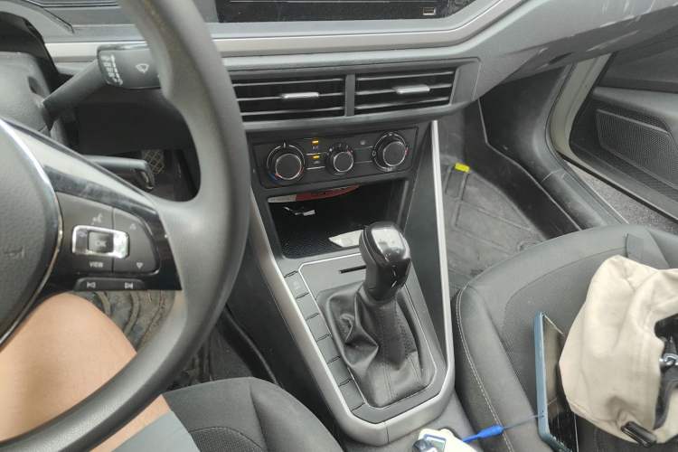 Used Volkswagen Polo 2023 Revised Plus 1.5L Automatic – Enjoy Life Edition Gear Lever
