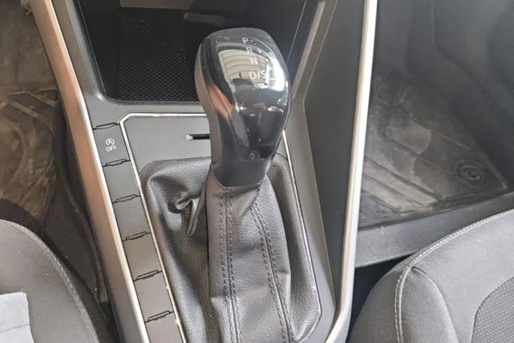 Used Volkswagen Polo 2023 Revised Plus 1.5L Automatic – Enjoy Life Edition Gear Lever