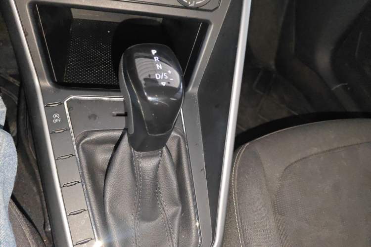 Used Volkswagen Polo 2023 Plus 1.5L Automatic Enjoy-the-Moment Edition Gear Lever