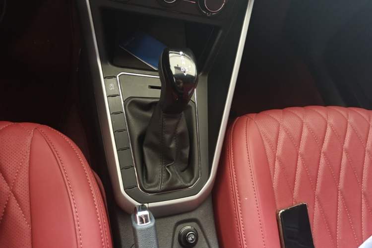 Used Volkswagen Polo 2023 Revised Plus 1.5L Automatic – Enjoy Life Edition Gear Lever