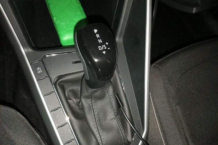 Used Volkswagen Polo 2023 Revised Plus 1.5L Automatic – Enjoy Life Edition Gear Lever