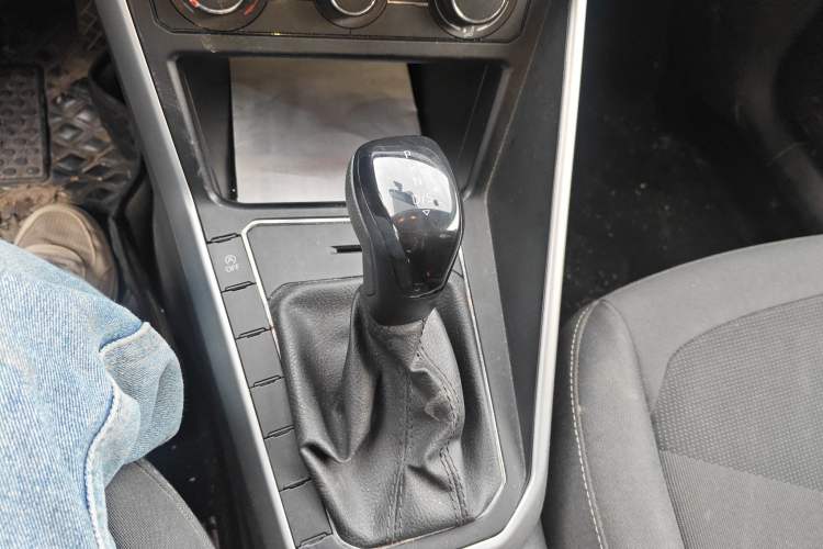 Used Volkswagen Polo 2023 Plus 1.5L Automatic Enjoy-the-Moment Edition Gear Lever