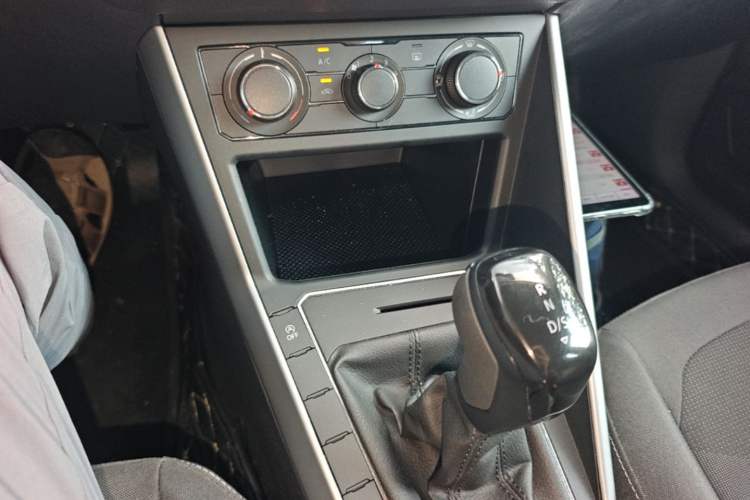 Used Volkswagen Polo 2023 Plus 1.5L Automatic Enjoy-the-Moment Edition Gear Lever