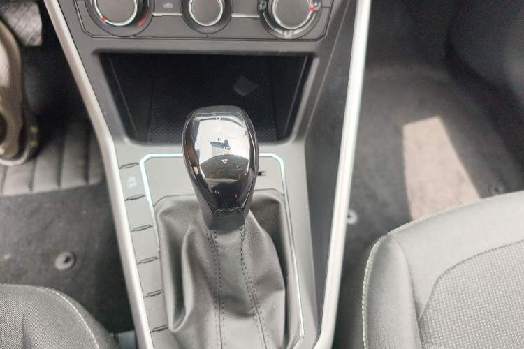 Used Volkswagen Polo 2023 Plus 1.5L Automatic Enjoy-the-Moment Edition Gear Lever