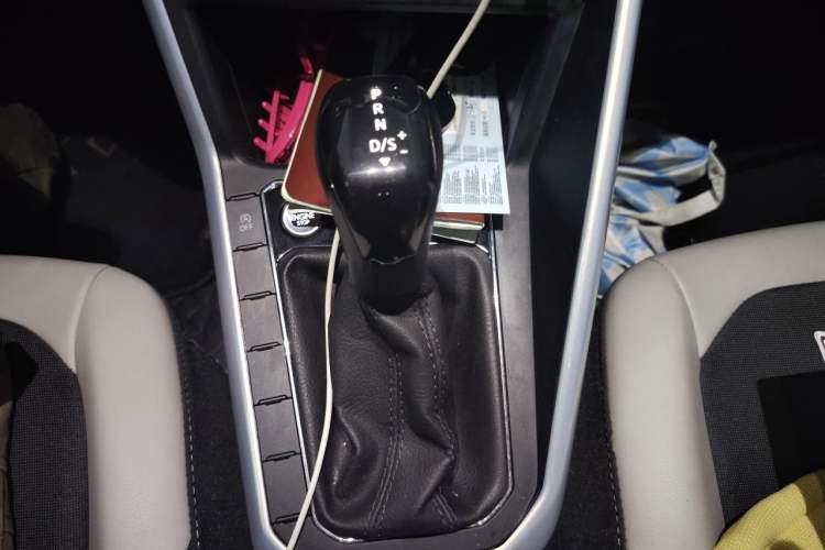 Used Volkswagen Polo 2023 Plus 1.5L Automatic Colorful Tech Edition Gear Lever