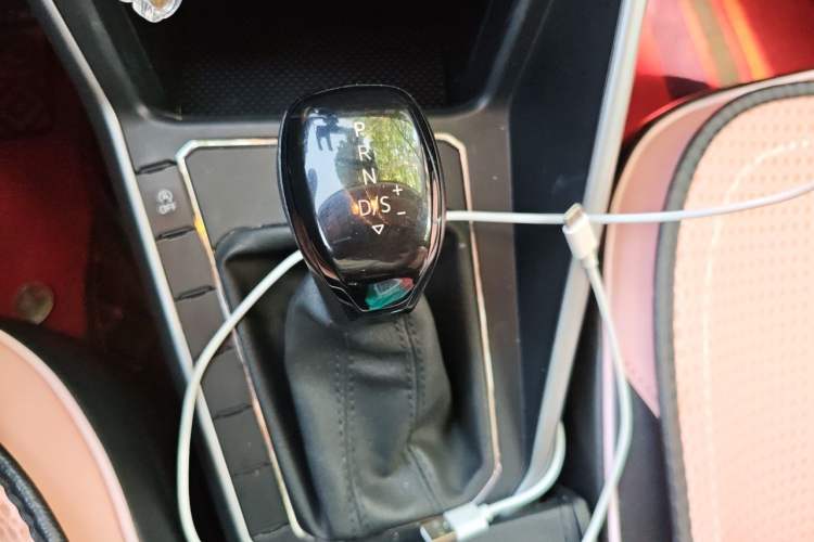 Used Volkswagen Polo 2023 Plus 1.5L Automatic Enjoy-the-Moment Edition Gear Lever